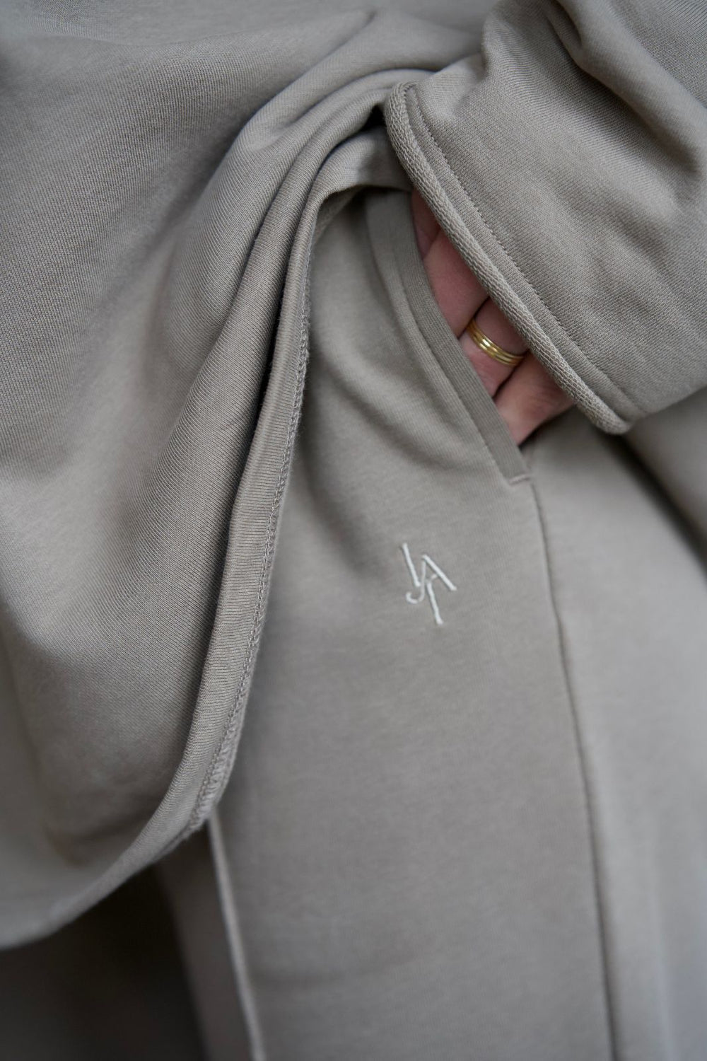 LIA Cozy Pants - Taupe